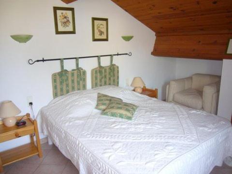 Les Cigales Bed and Breakfast Saint-Andiol Δωμάτιο φωτογραφία