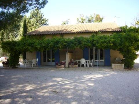 Les Cigales Bed and Breakfast Saint-Andiol Δωμάτιο φωτογραφία