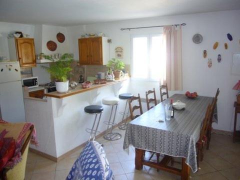 Les Cigales Bed and Breakfast Saint-Andiol Δωμάτιο φωτογραφία