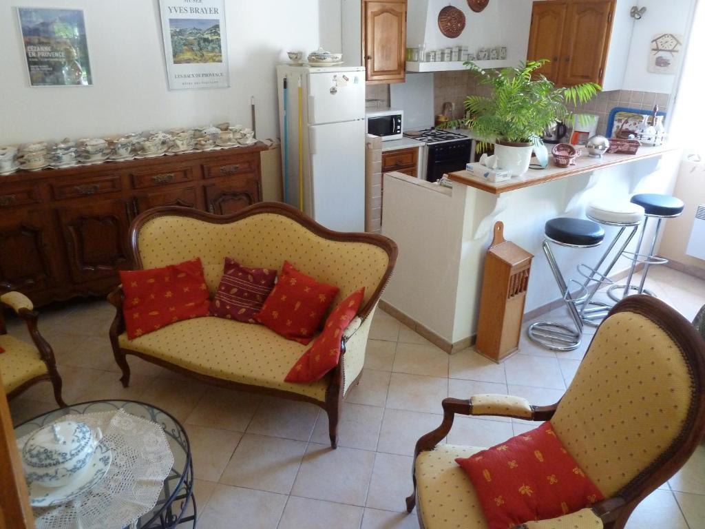 Les Cigales Bed and Breakfast Saint-Andiol Εξωτερικό φωτογραφία