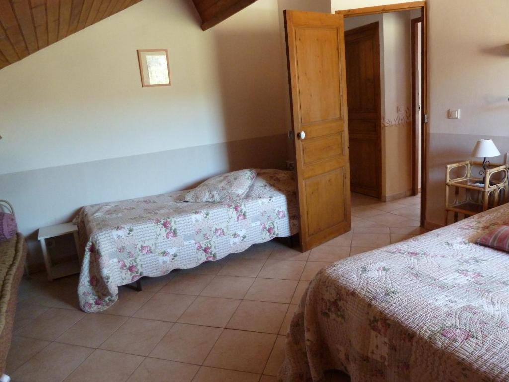 Les Cigales Bed and Breakfast Saint-Andiol Εξωτερικό φωτογραφία