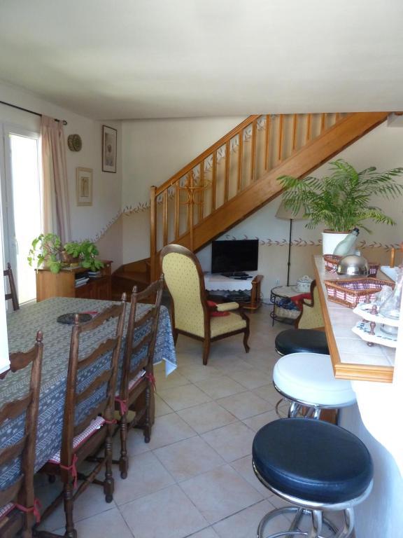 Les Cigales Bed and Breakfast Saint-Andiol Εξωτερικό φωτογραφία