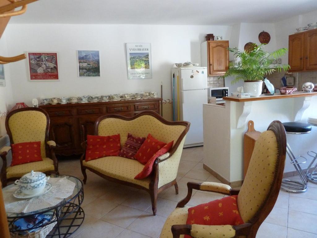 Les Cigales Bed and Breakfast Saint-Andiol Εξωτερικό φωτογραφία