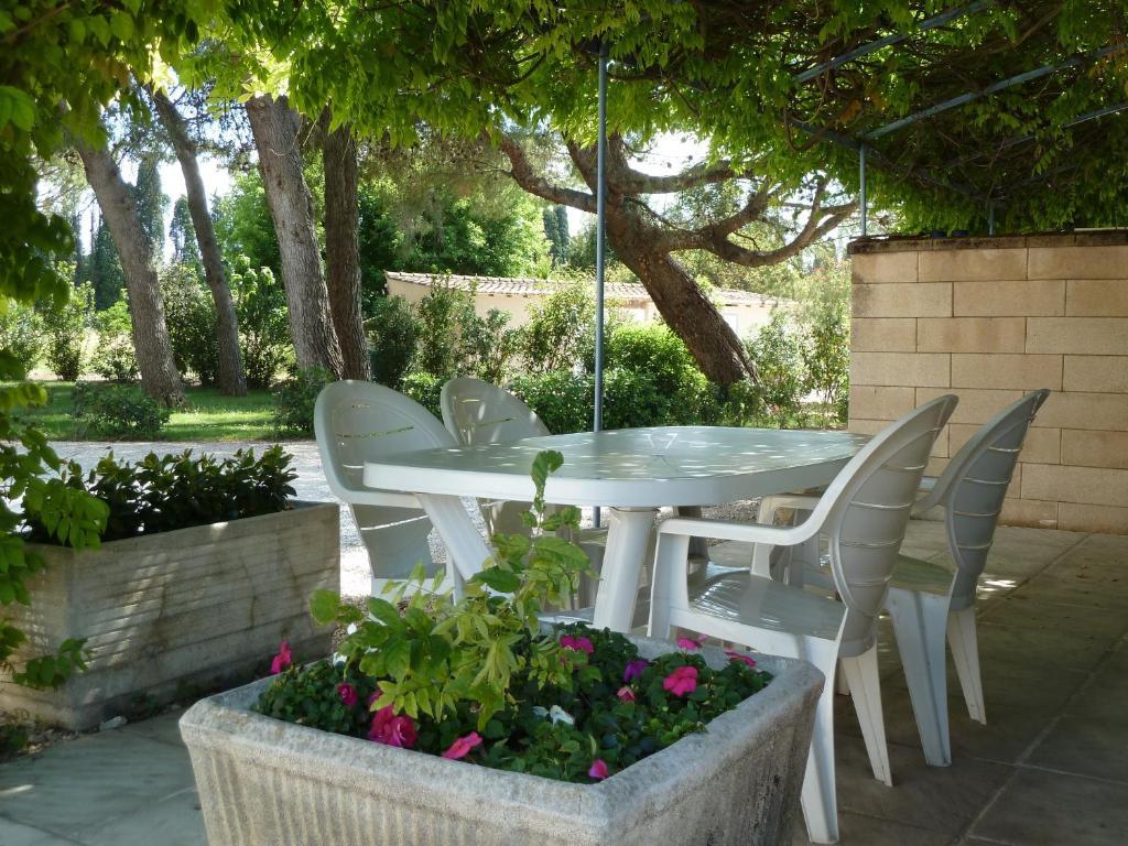 Les Cigales Bed and Breakfast Saint-Andiol Εξωτερικό φωτογραφία